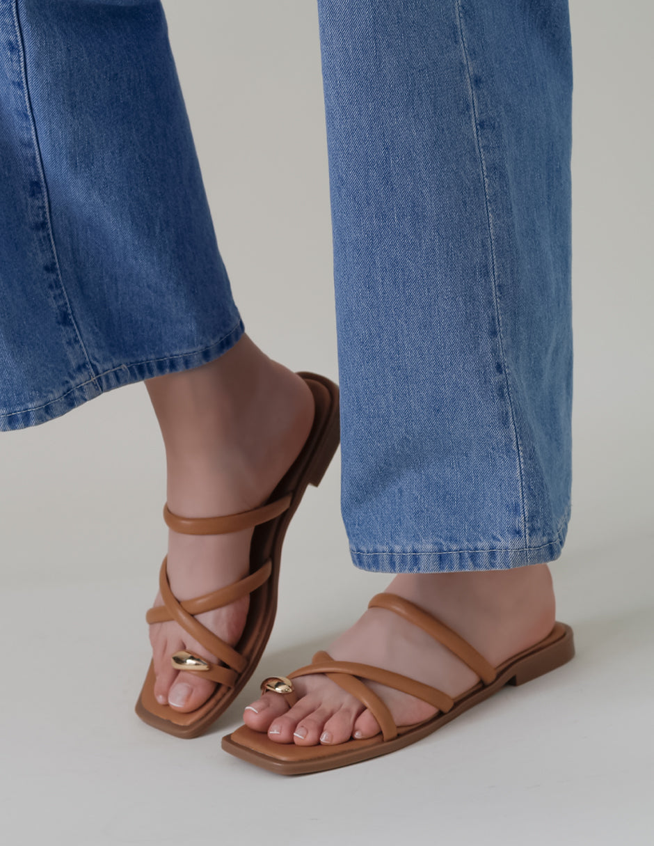 Sandalias de piso Soft en Piel vegana – Café