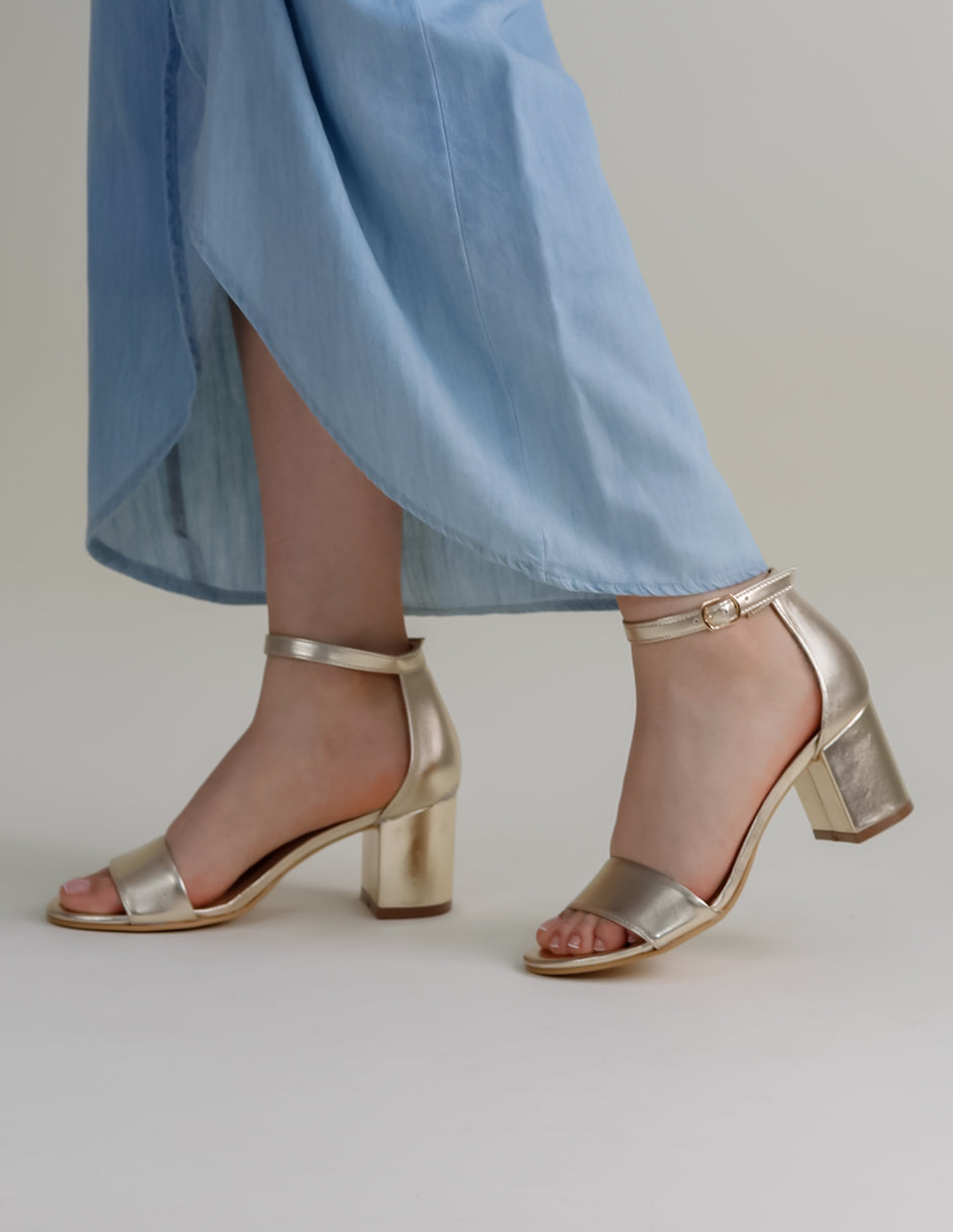 Sandalia con tacón Ave en Sintético – Dorado