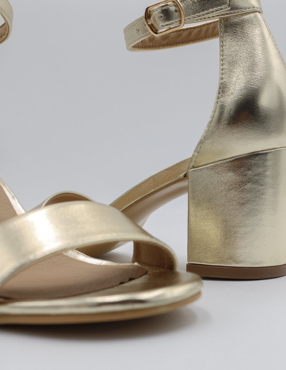 Sandalia con tacón Ave en Sintético – Dorado