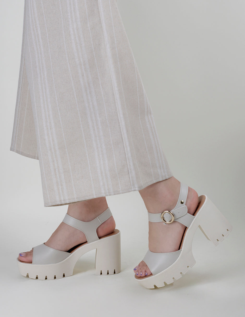 Sandalia con tacón Gina en Piel vegana – Beige