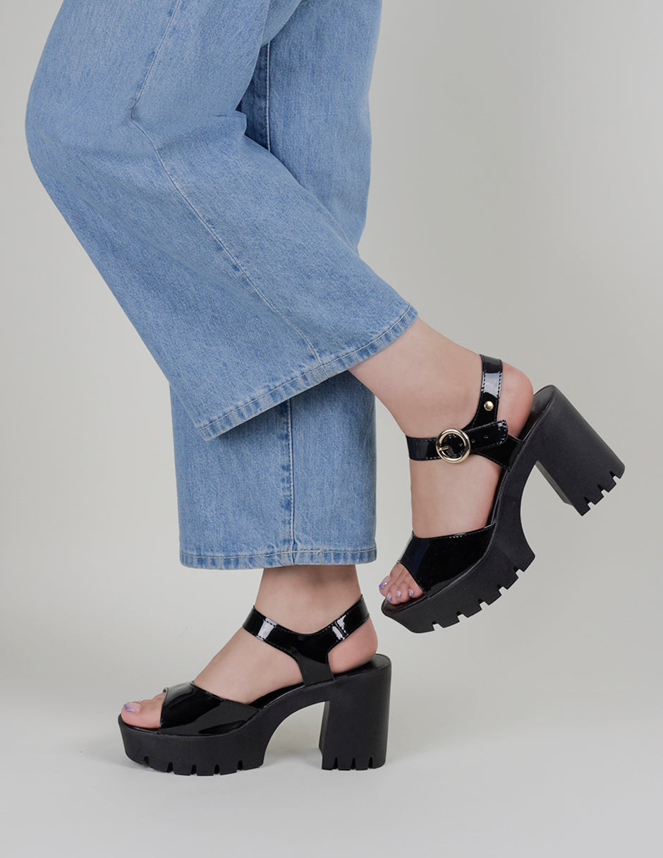 Sandalia con tacón Gina en Charol – Negro