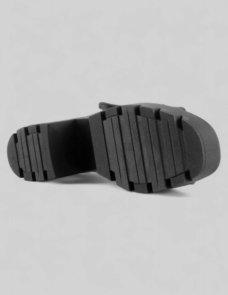 Sandalia con tacón Gina en Charol – Negro