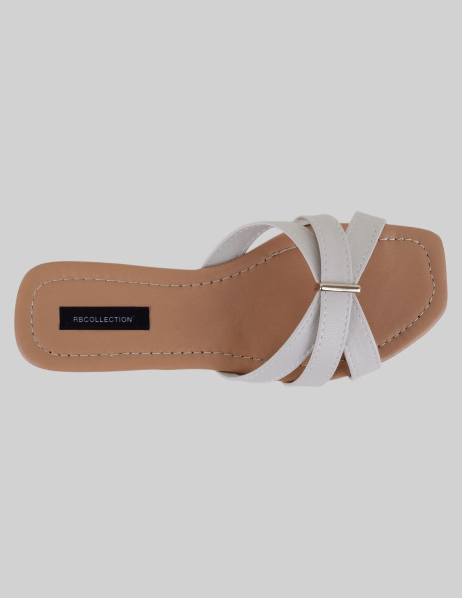 Sandalias de piso Soft en Piel vegana – Beige