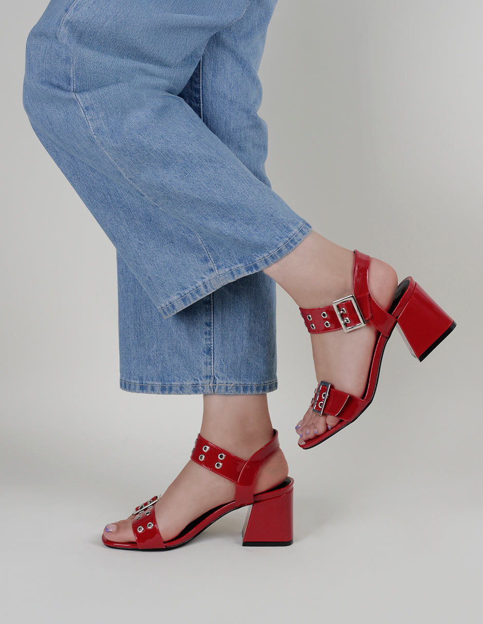Sandalia con tacón Branka  en Charol – Rojo