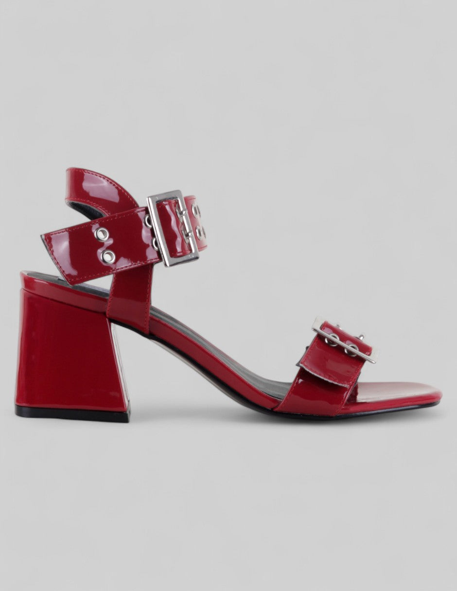 Sandalia con tacón Branka  en Charol – Rojo