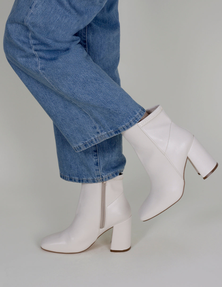 Botín con tacón Aurora en Piel vegana – Beige