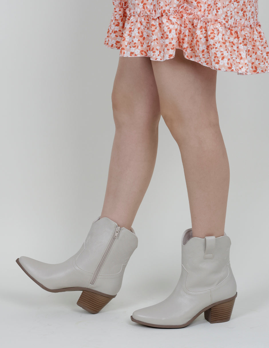 Botas tipo western West en Piel vegana – Beige