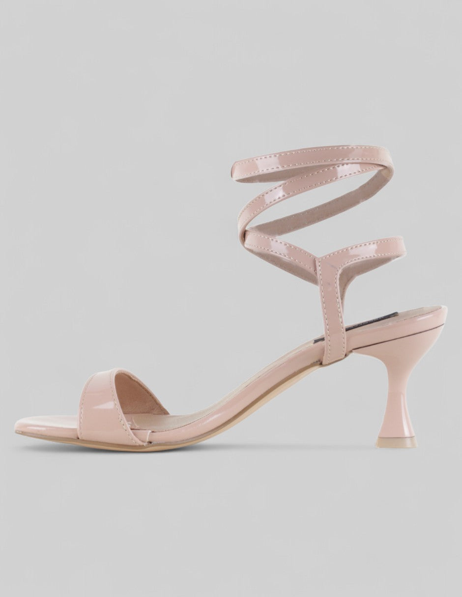 Sandalia con tacón Glam en Charol – Beige