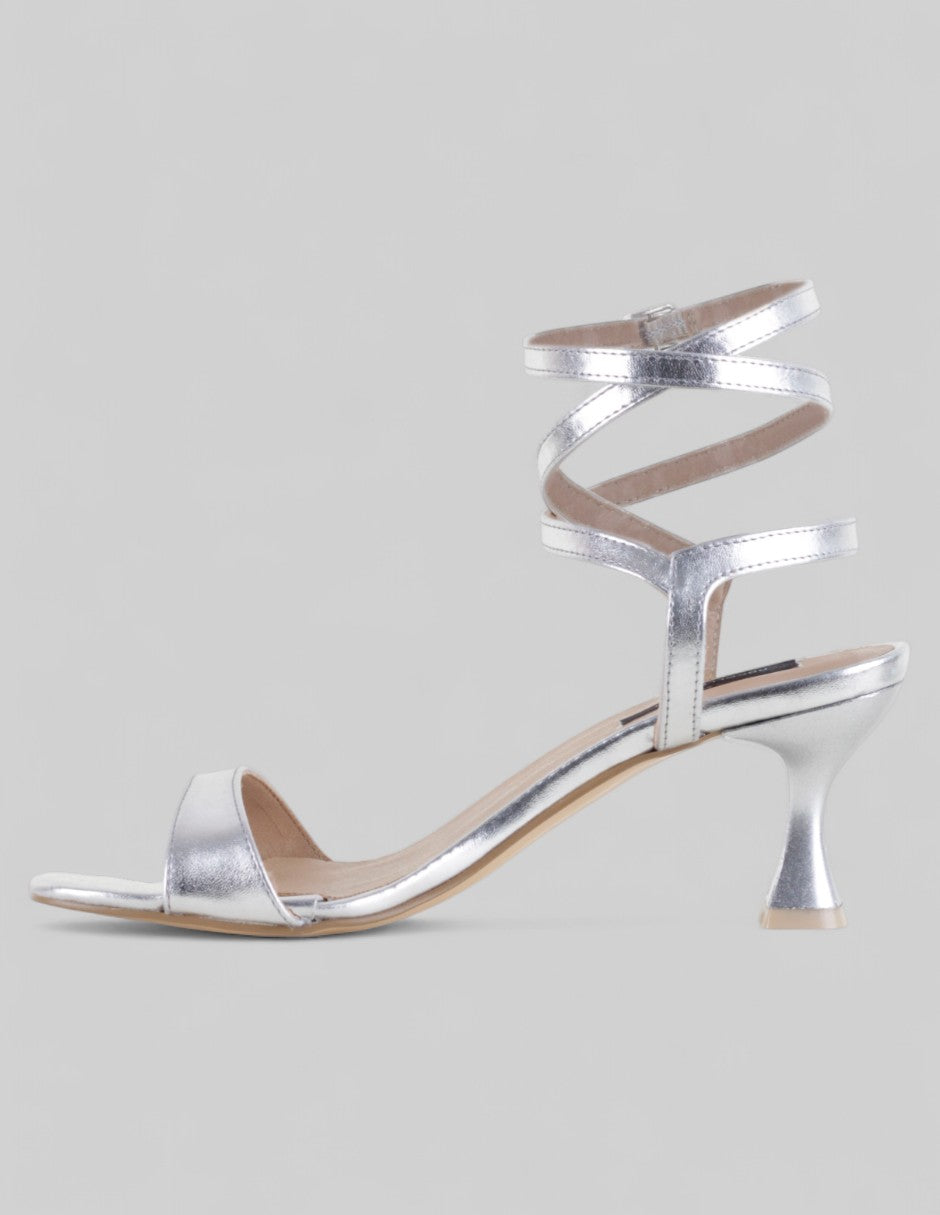 Sandalia con tacón Glam en Sintético – Plata