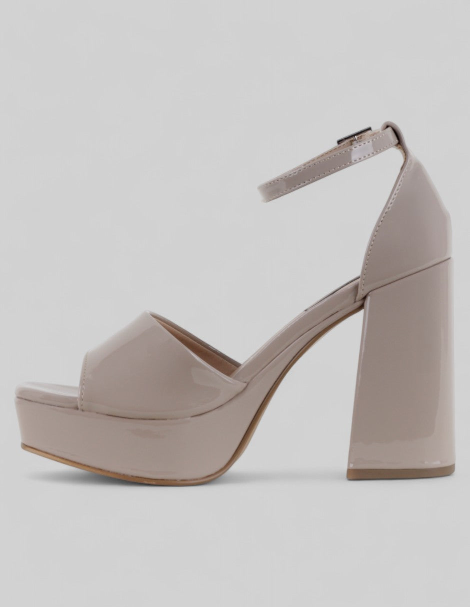 Sandalia con tacón Sylen en Charol – Beige