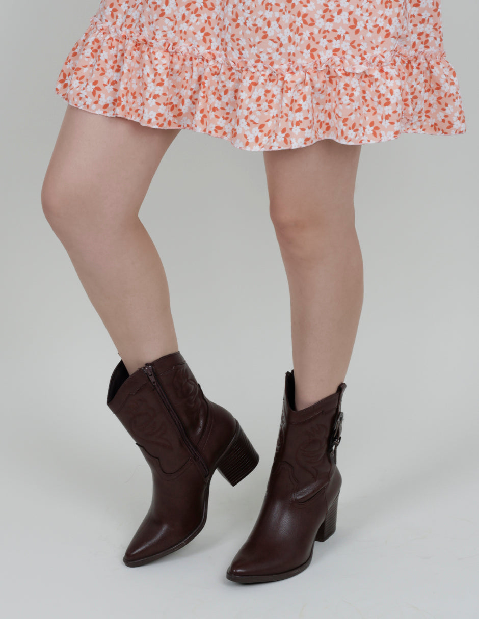 Botas tipo western West en Piel vegana – Café