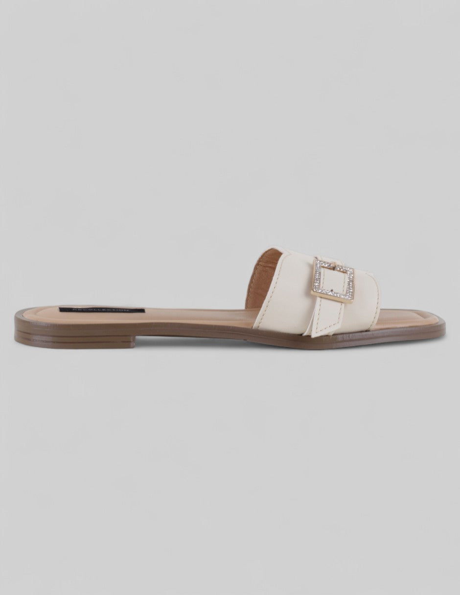 Sandalias de piso Soft en Piel vegana – Beige