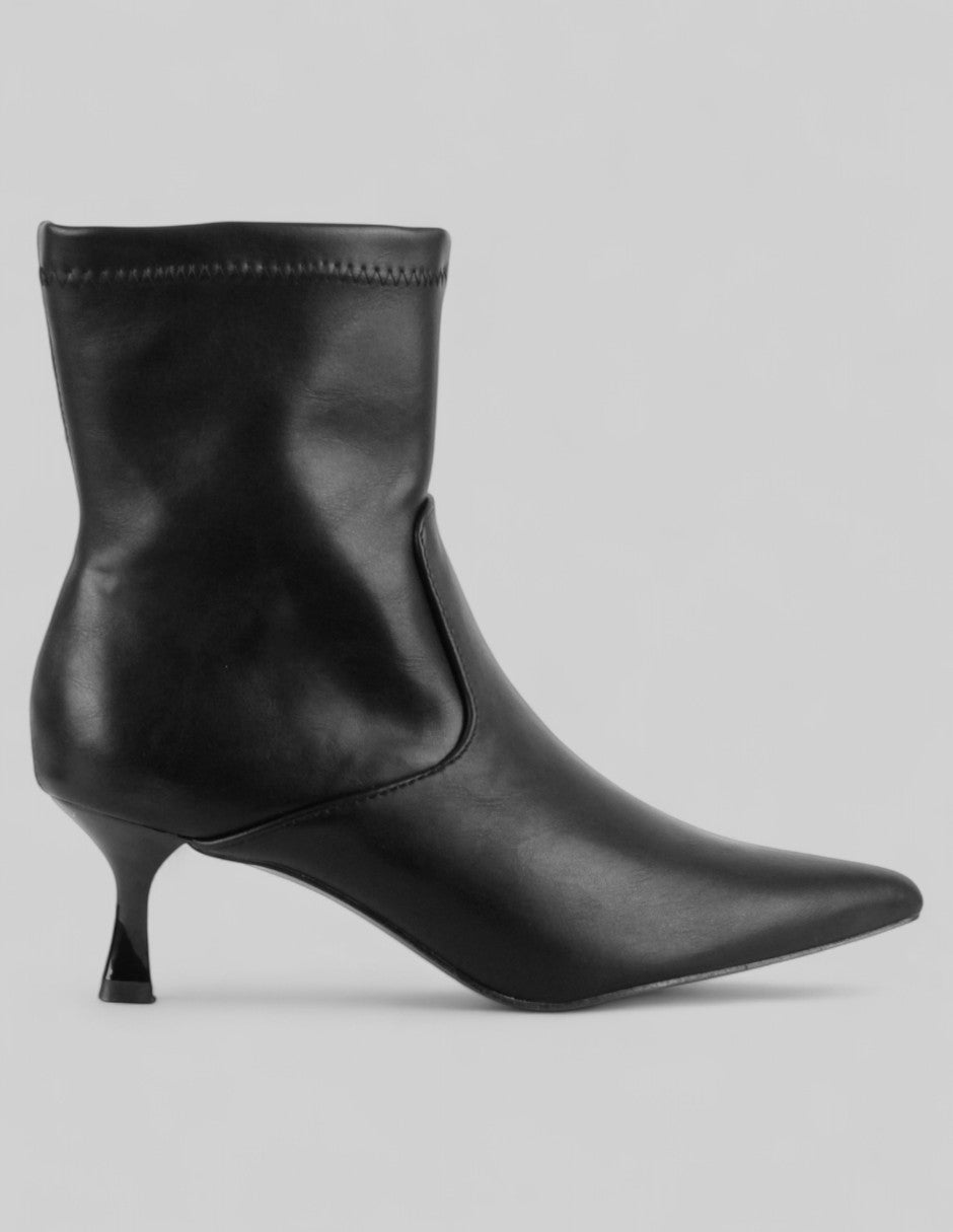 Botín con tacón Kitten en Piel vegana – Negro