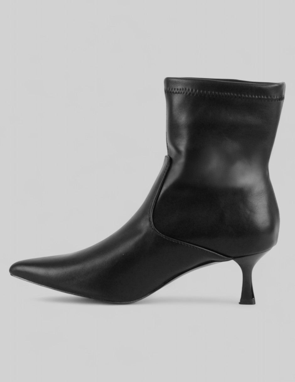 Botín con tacón Kitten en Piel vegana – Negro