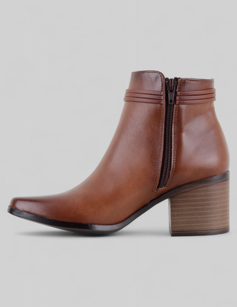 Botín con tacón Terre en Piel vegana – Café