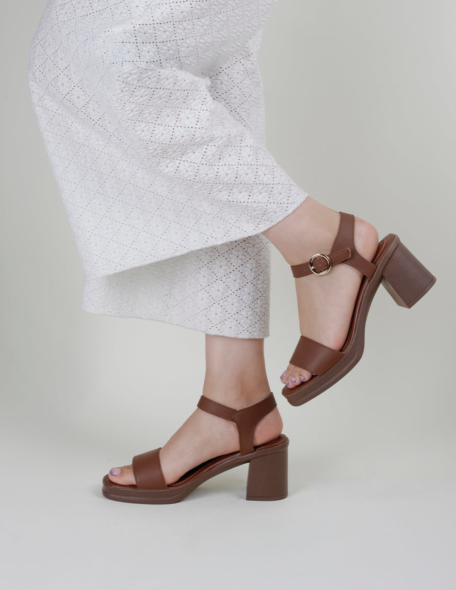 Sandalia con tacón Sprint en Textil – Café