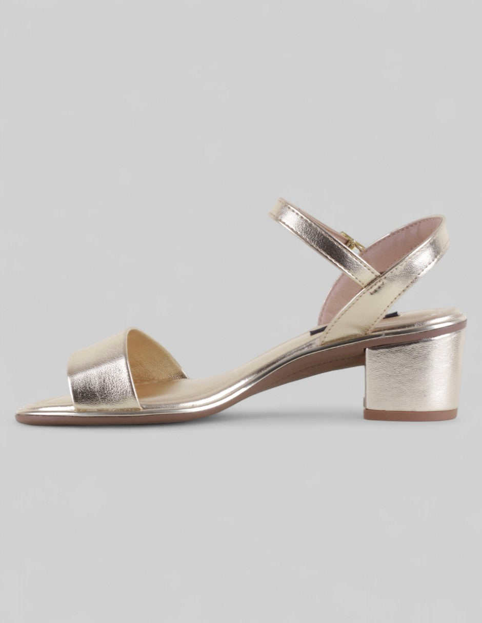 Sandalia con tacón Classy en Sintético – Dorado