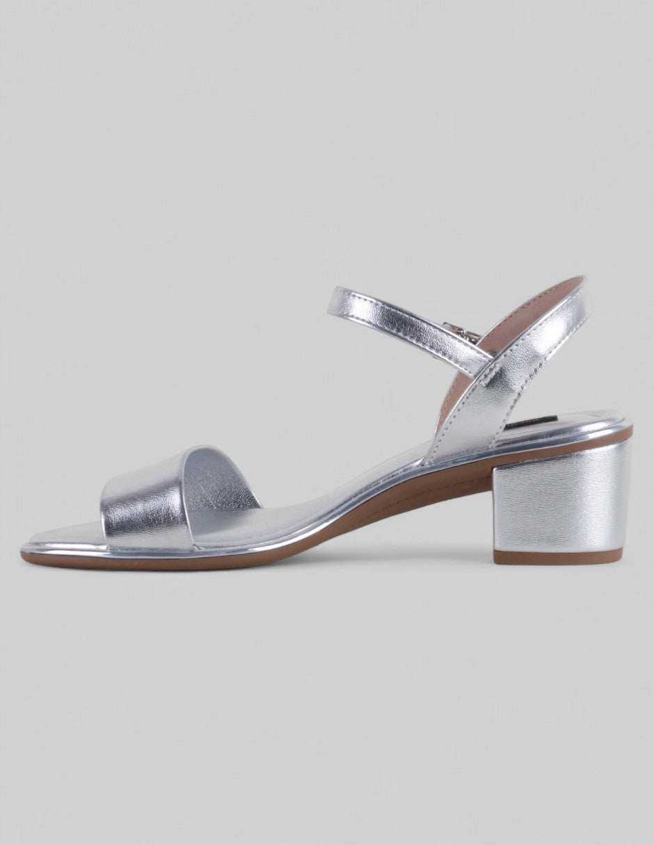 Sandalia con tacón Classy en Sintético – Plata