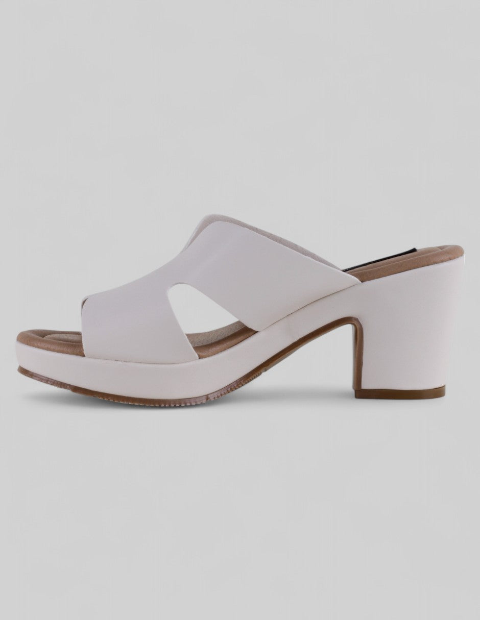 Sandalia con tacón Soft en Piel vegana – Beige