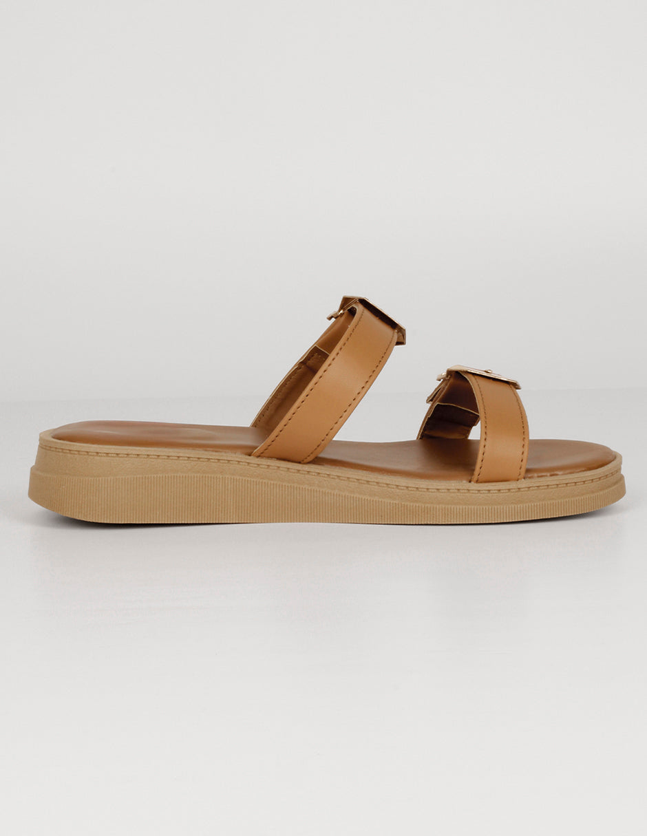 Sandalias de piso Yuri en Piel vegana – Café