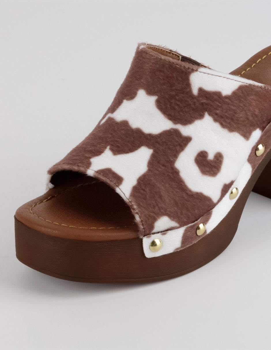 Sandalia con tacón Brunna en Textil – Café