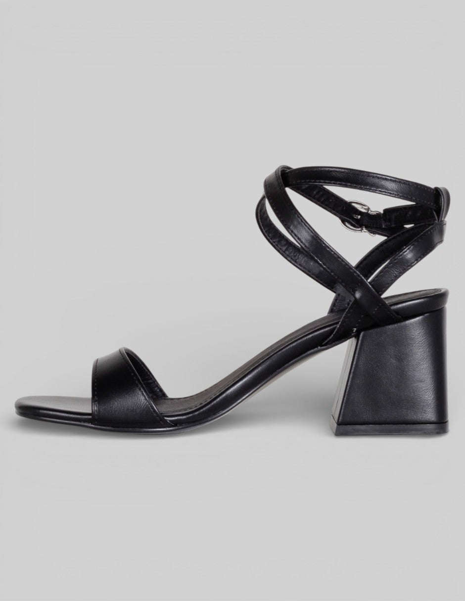 Sandalia con tacón Sylen en Piel vegana – Negro