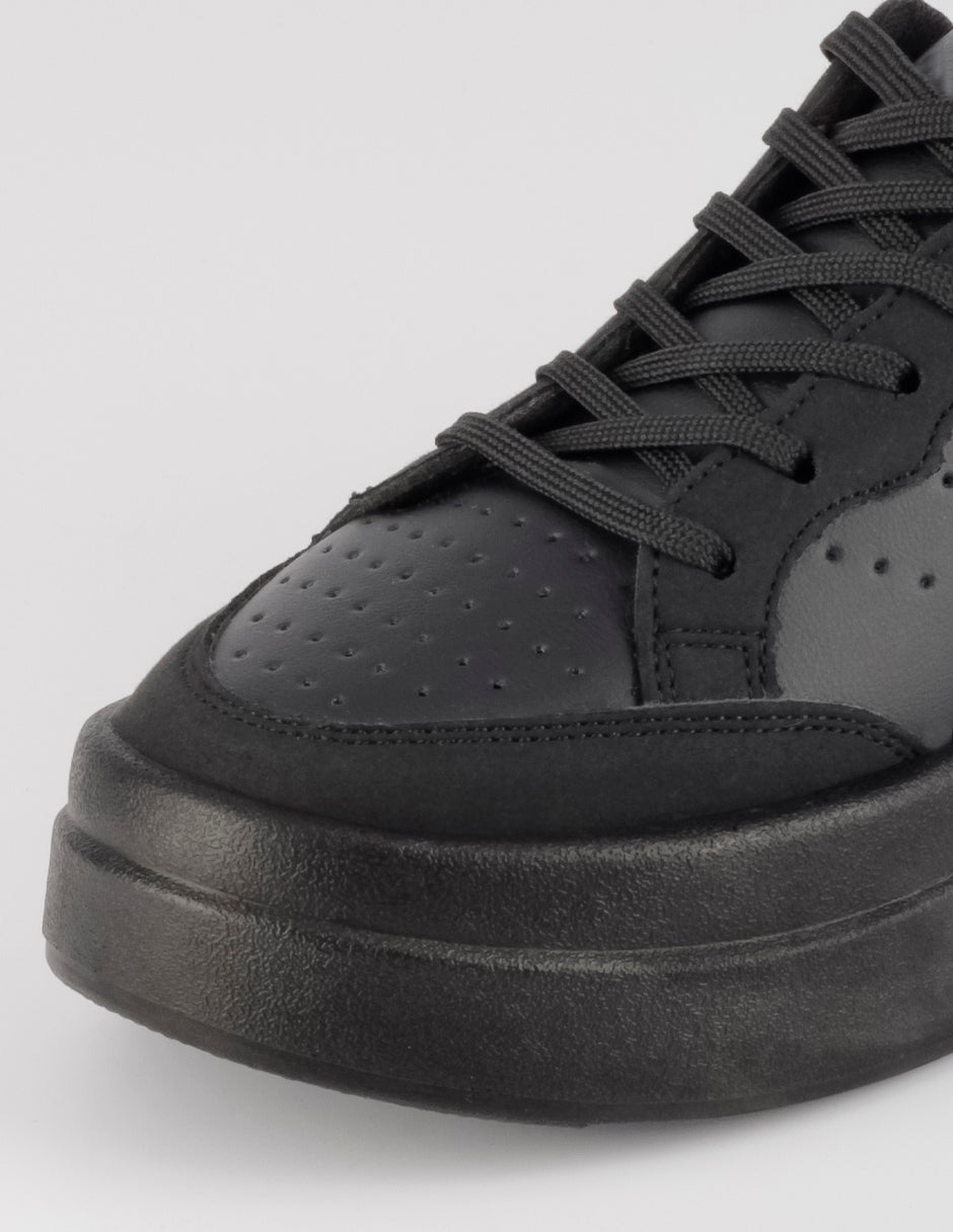 Tenis con cordones  Urban en Sintético – Negro
