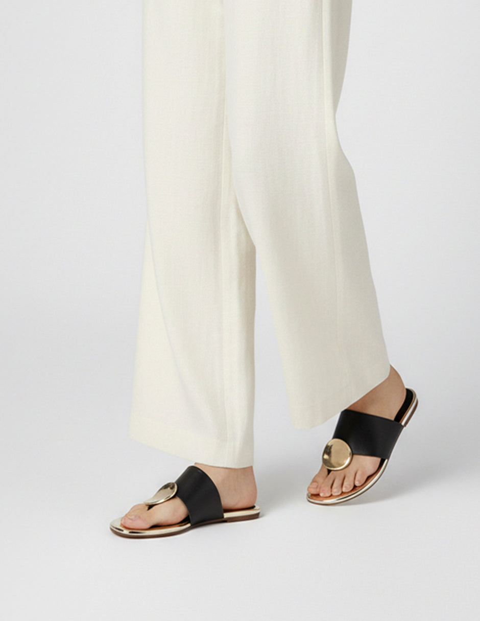 Sandalias de piso Steps en Piel vegana – Negro
