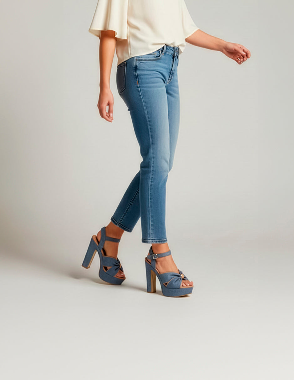 Sandalia con tacón Sylen en Textil – Azul