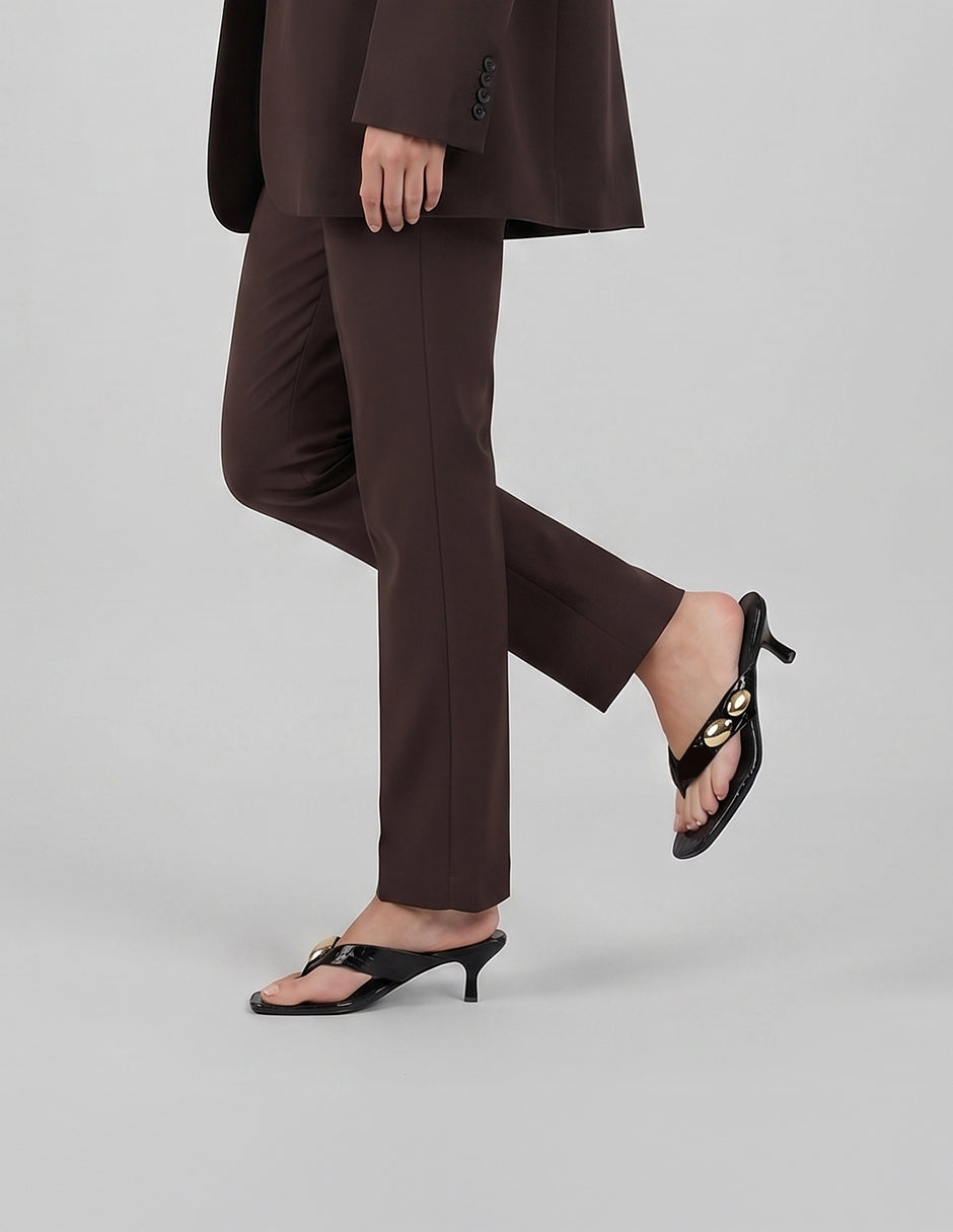 Sandalia con tacón Ave en Charol – Negro