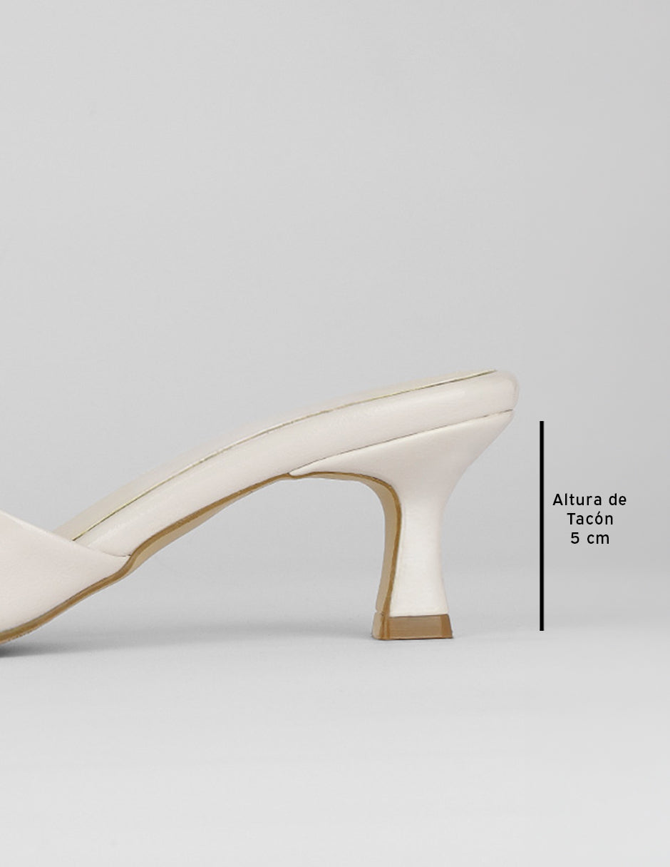 Sandalia con tacón Ave en Charol – Beige