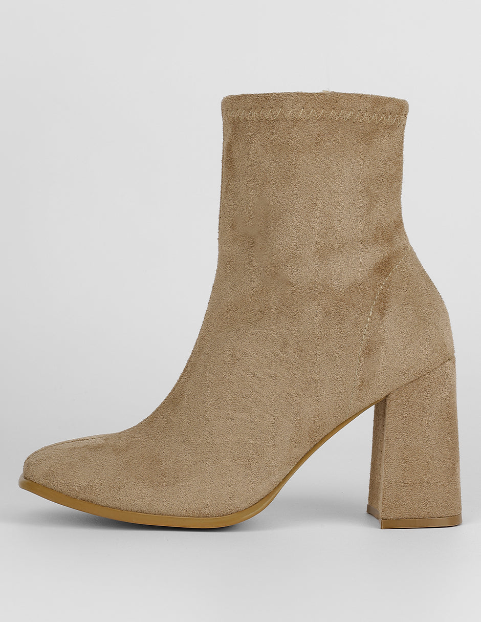 Botín con tacón Exterior Gamuza Color Café Para Mujer De RBCOLLECTION