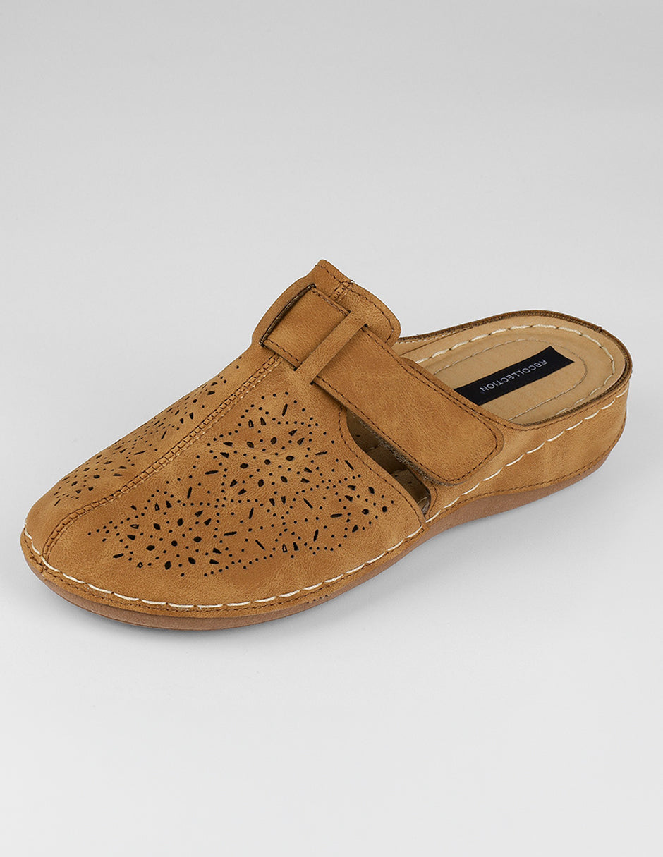 Sandalias de piso Naia en Piel vegana – Café