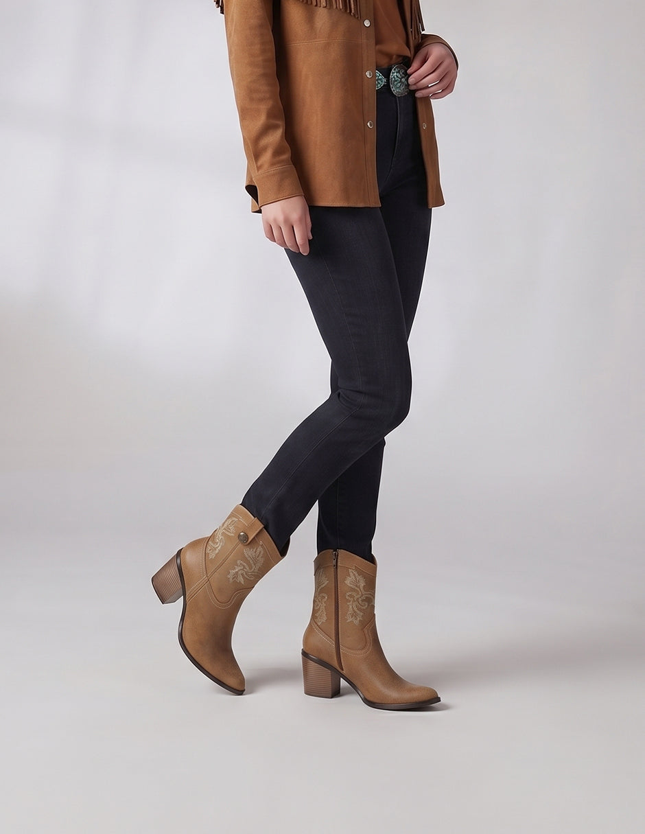 Botas tipo western West en Piel vegana – Café