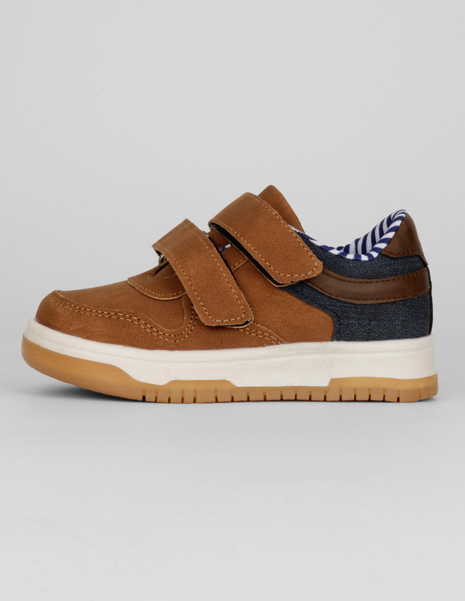 Tenis Exterior Piel vegana Color Café Para Niño De RBCOLLECTION