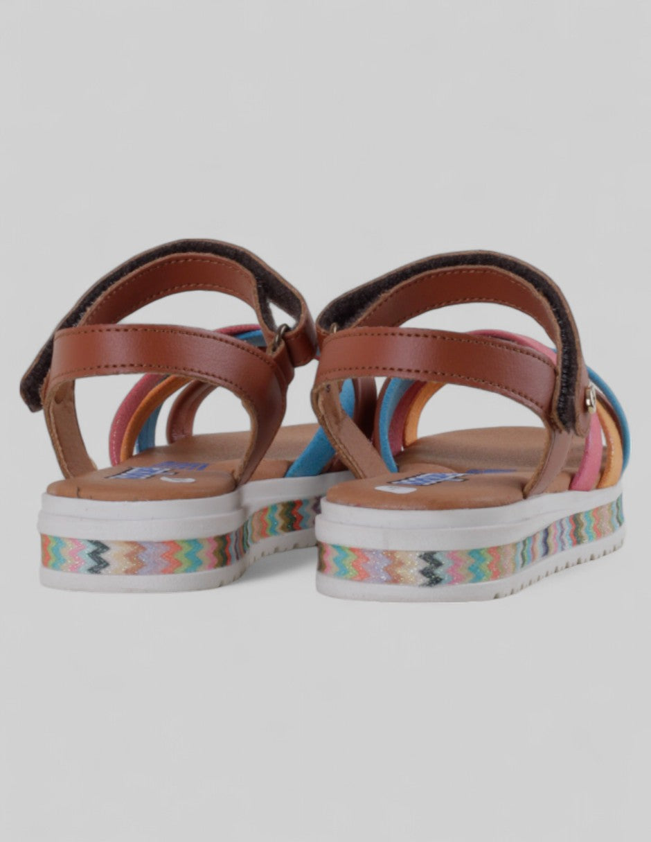 Sandalias clásicas en Piel vegana  – Café