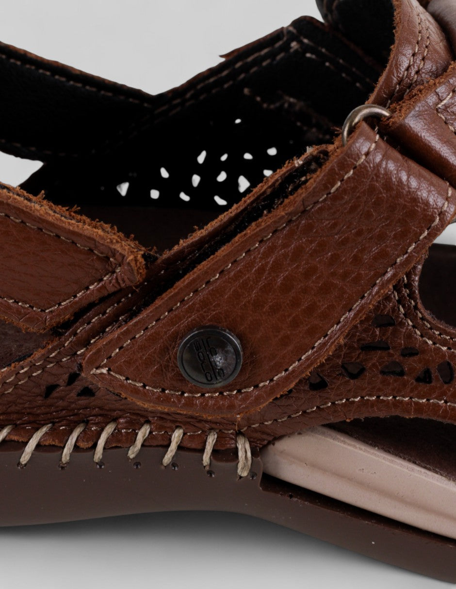 Sandalias de piso en Piel – Café