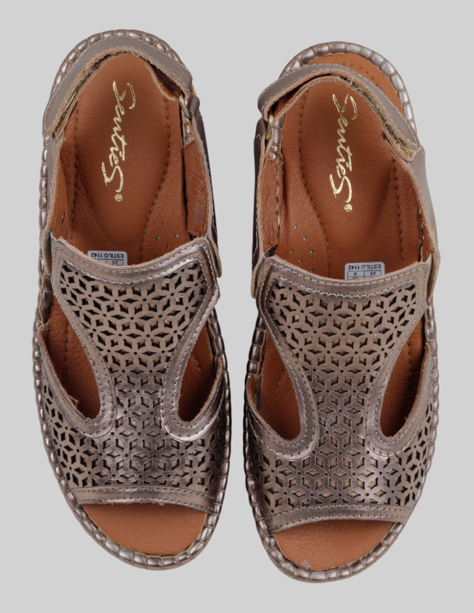 Sandalias con plataforma  en Piel – Dorado talla 25