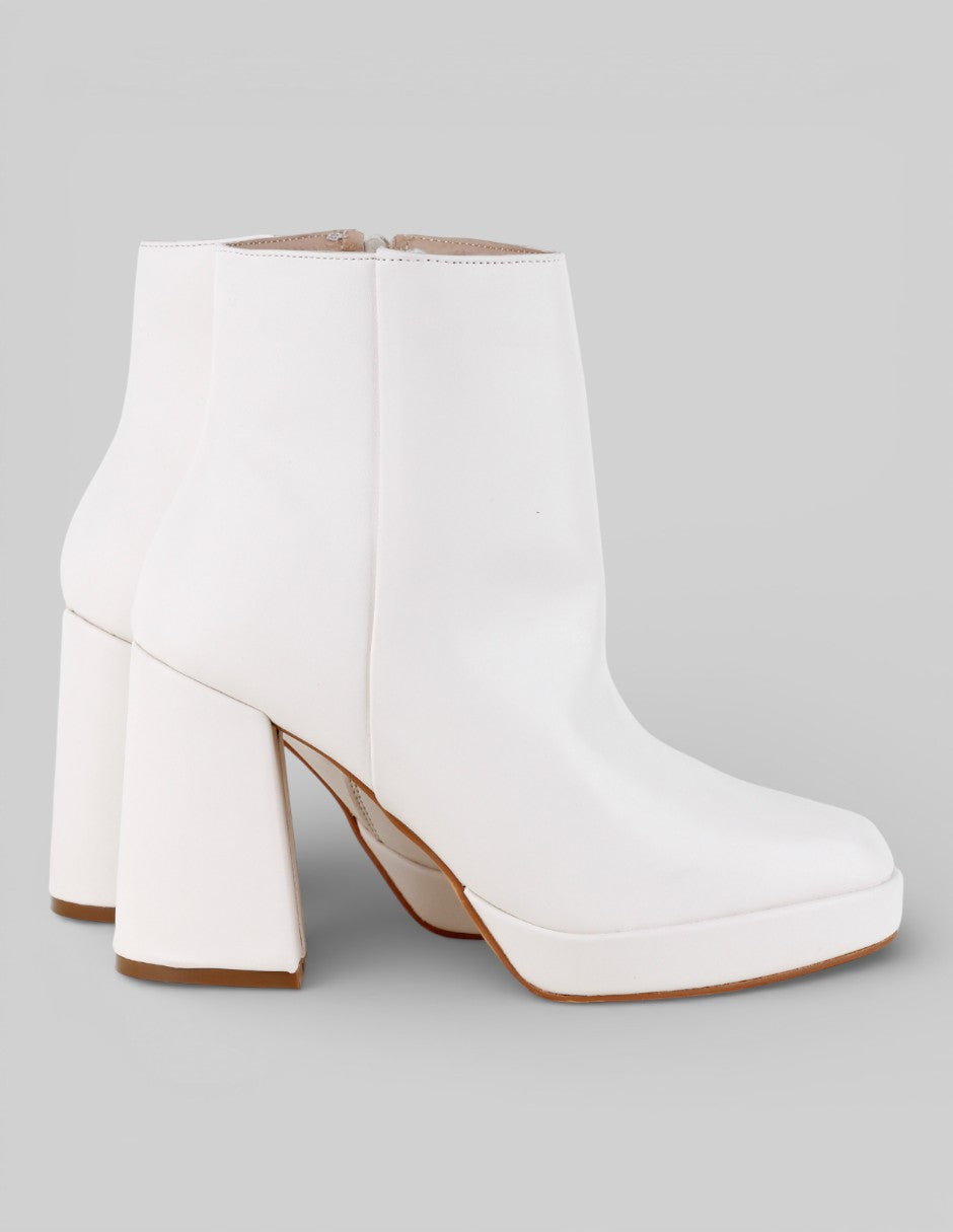 Botín con tacón  en Piel vegana – Beige talla 25