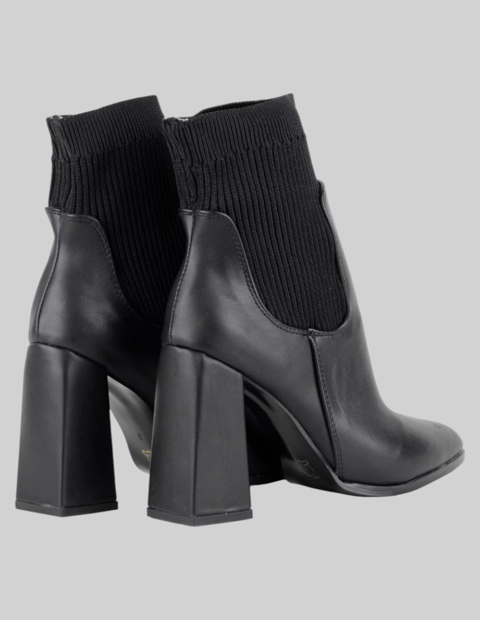 Botín con tacón  en Piel vegana – Negro talla 23
