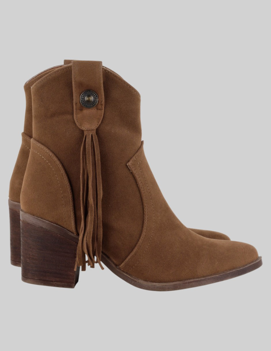 Botas tipo western  en Gamuza – Café talla 24