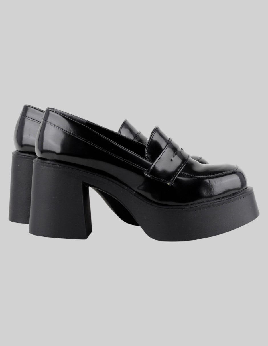 Zapatillas  en Charol – Negro talla 25