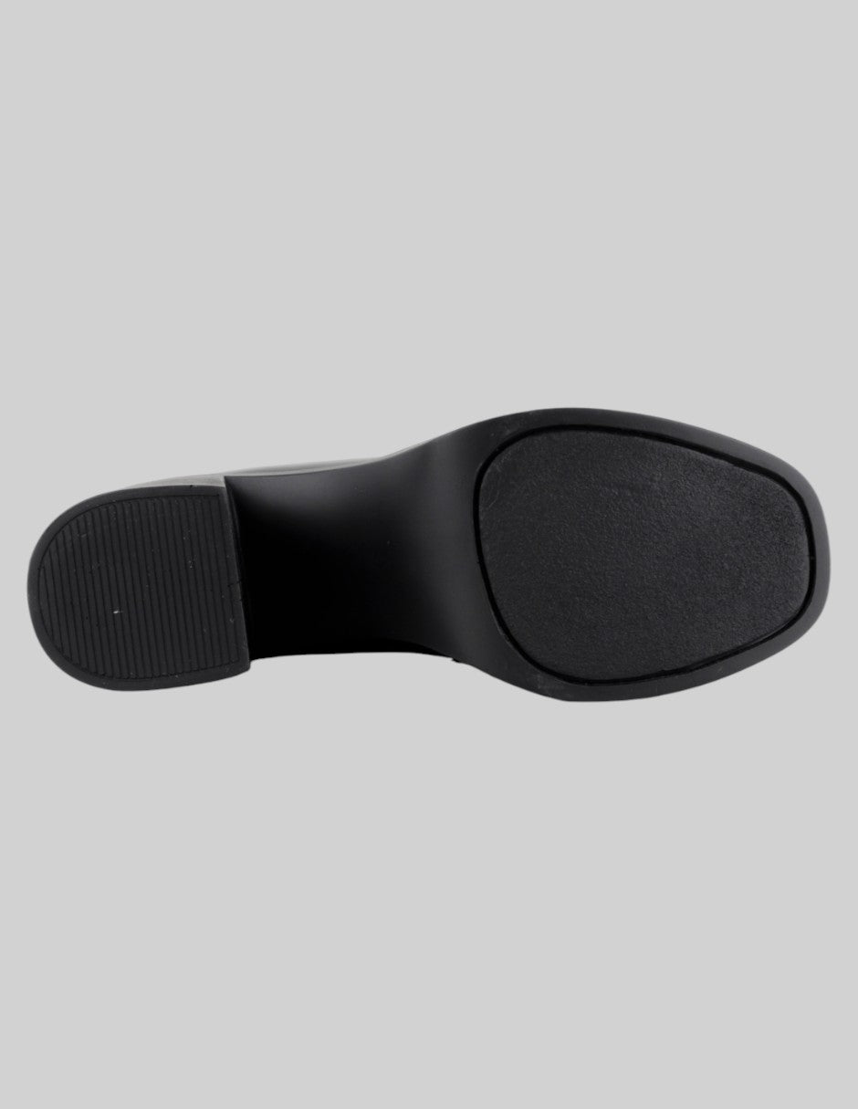 Zapatillas  en Charol – Negro talla 25
