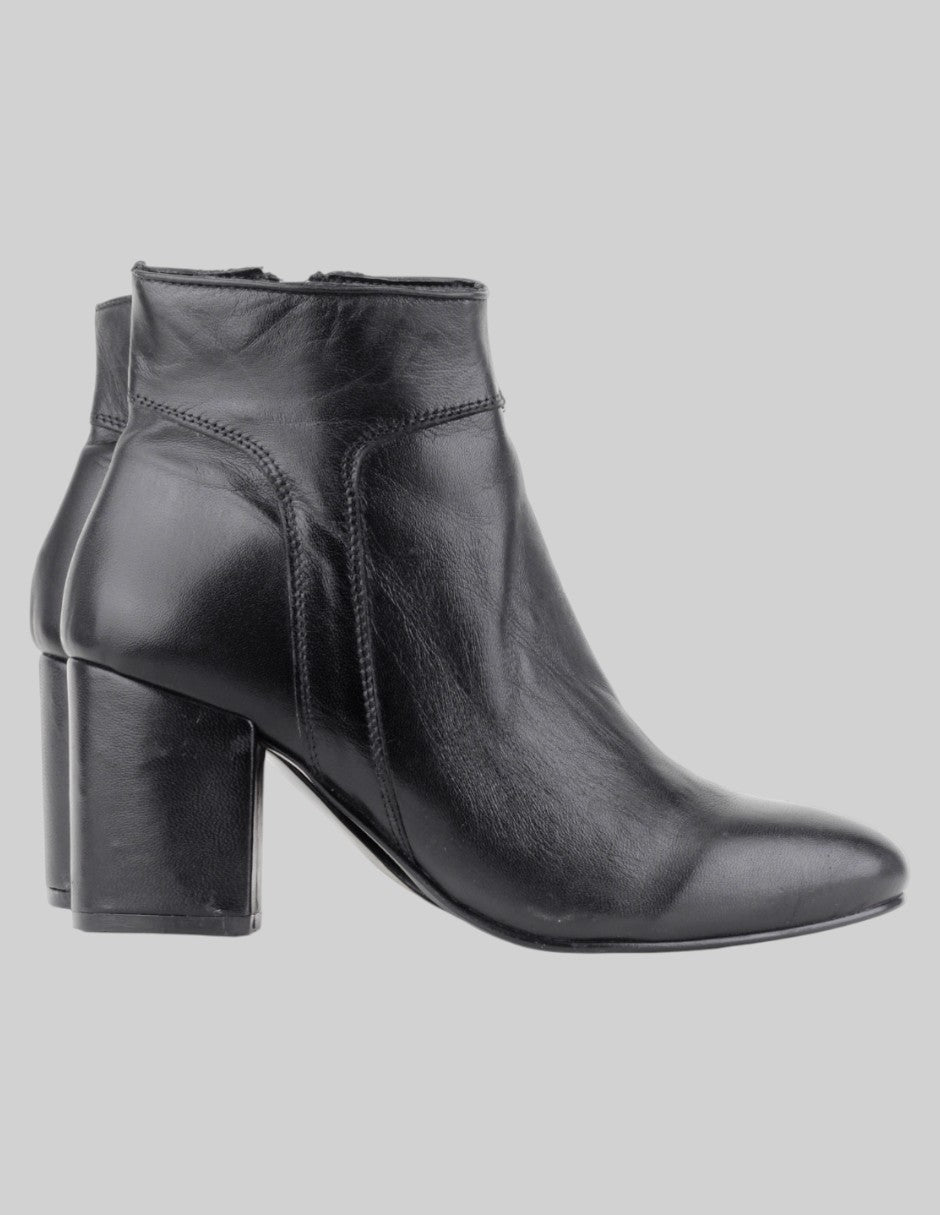 Botín con tacón  en Piel – Negro talla 24