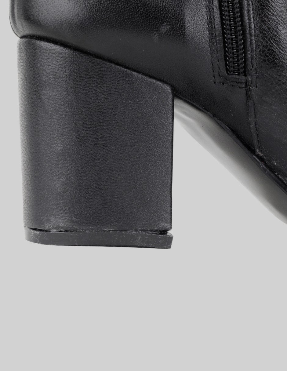 Botín con tacón  en Piel – Negro talla 24