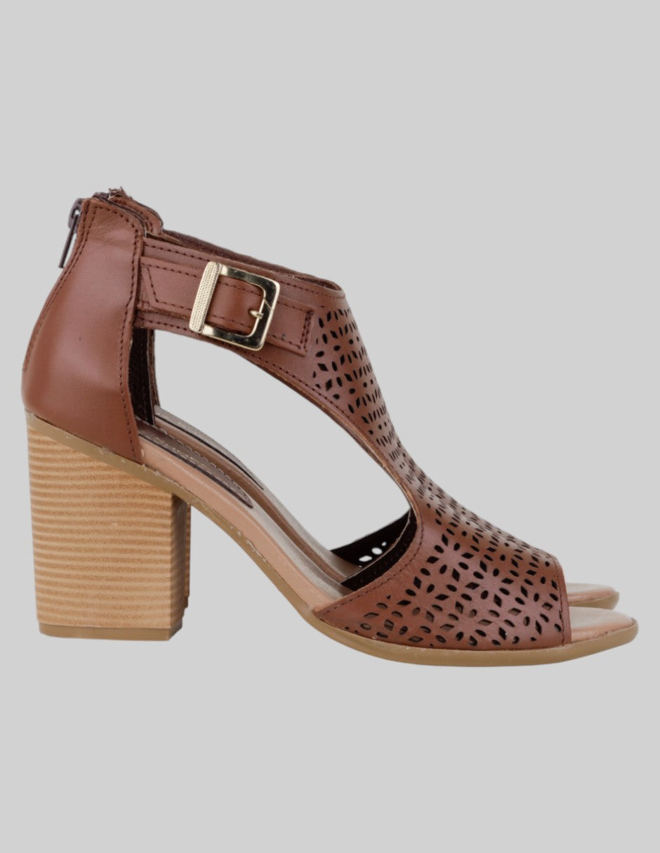 Sandalia con tacón  en Piel – Café talla 25