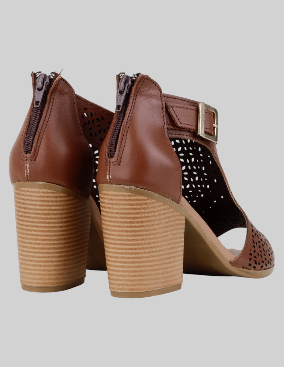 Sandalia con tacón  en Piel – Café talla 25