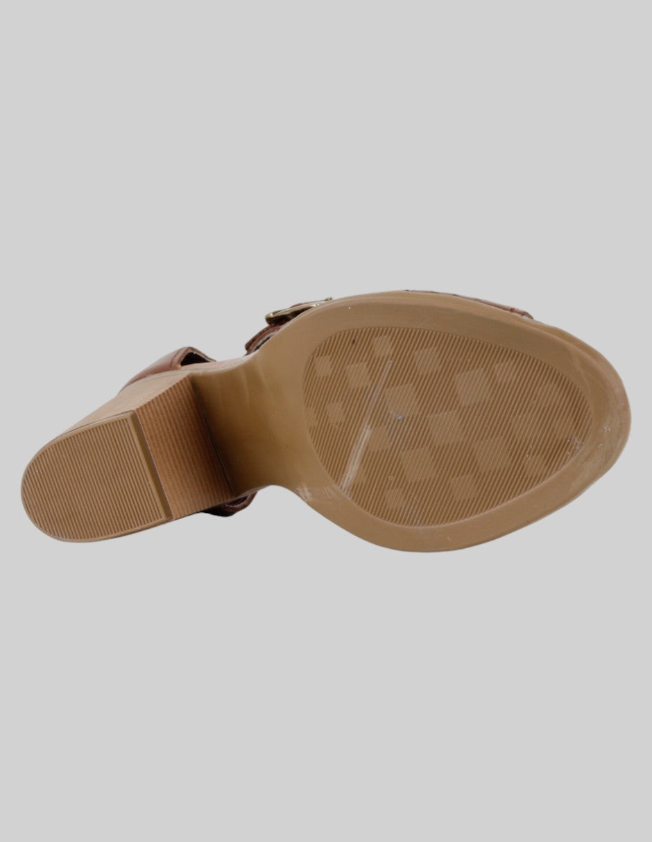 Sandalia con tacón  en Piel – Café talla 25