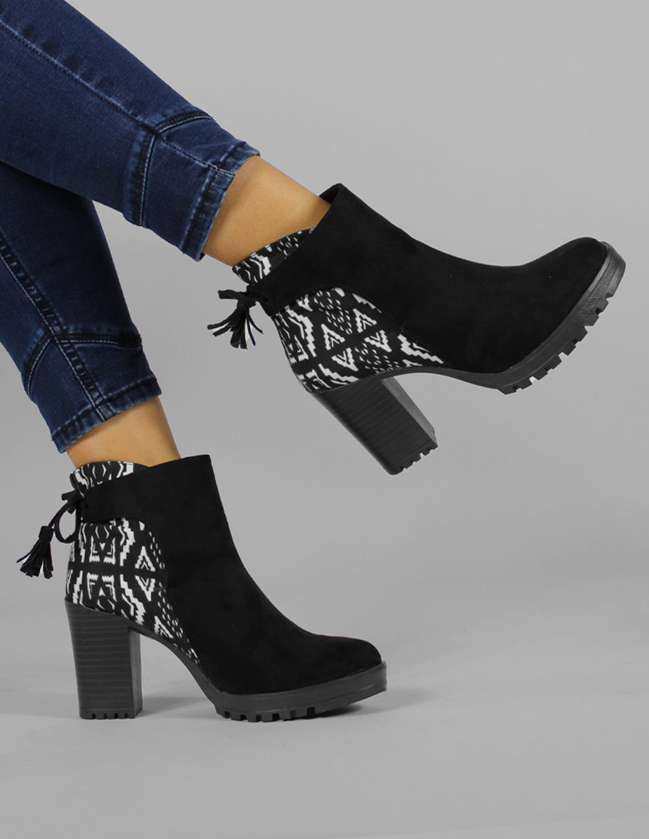 Botín con tacón Exterior Gamuza Color Negro Para Mujer De RBCOLLECTION