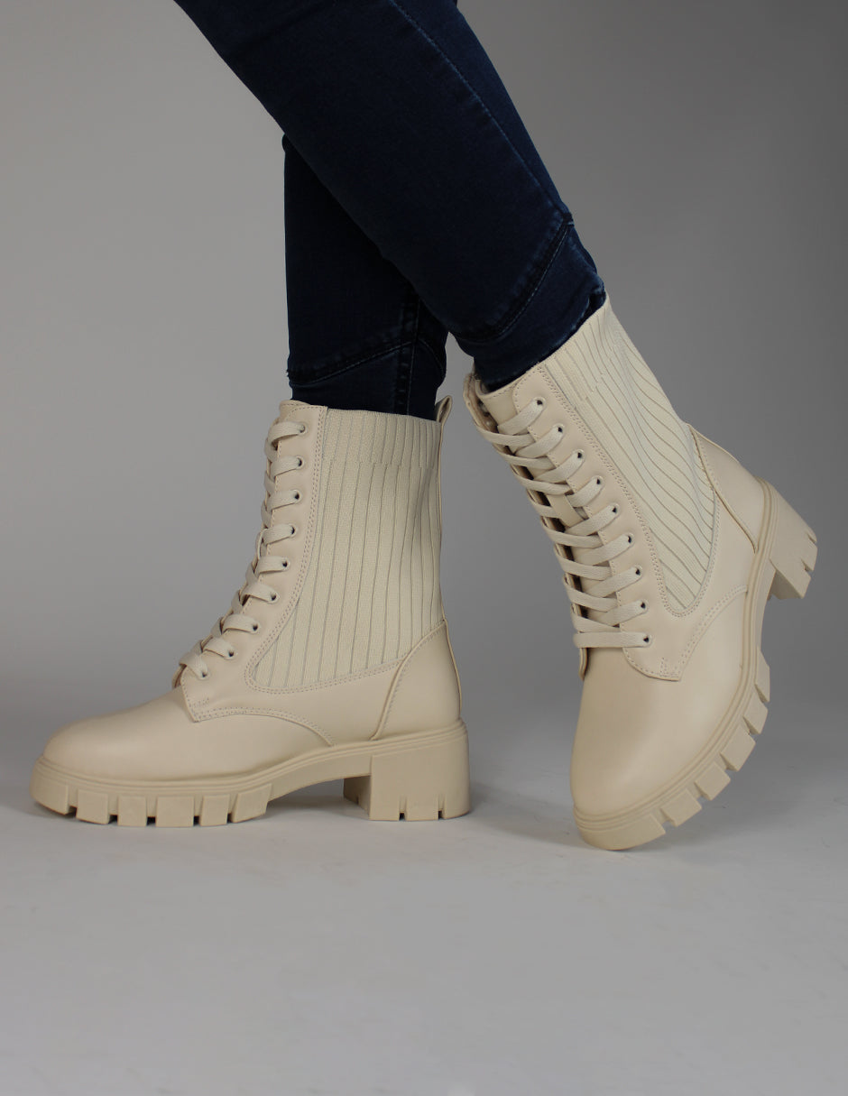 Botas casuales Exterior Textil Color Beige Para Mujer De RBCOLLECTION